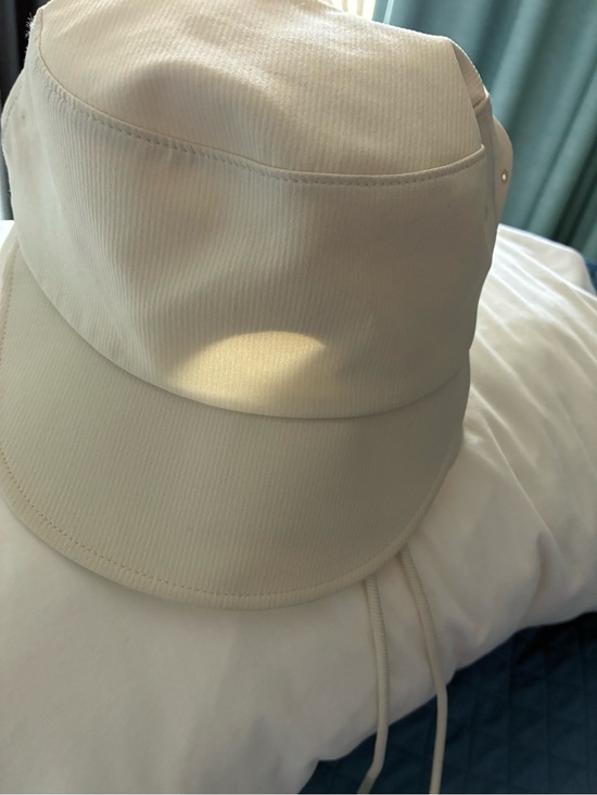 lululemon athletica Accessories - lululemon athletica Cream Bucket Hat with Chin Cords